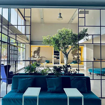 Smooth Capsules Hostel *