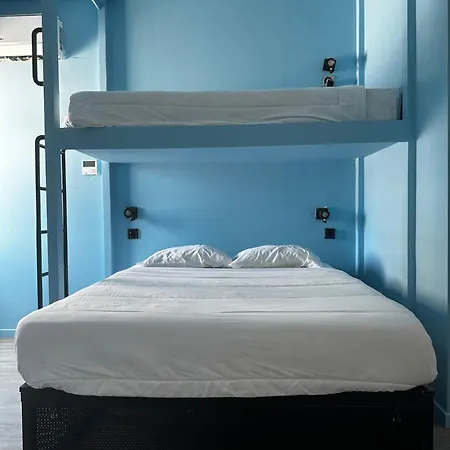 Smooth Capsules Hostel Athens