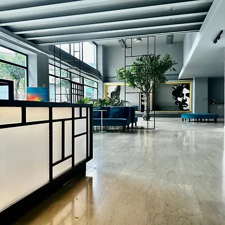Smooth Capsules Hostel Athens